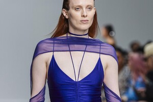 detail-defile-mugler-printemps-ete-2020-paris-detail-141.thumb.jpg.d287798fbef4715b2969461025484f6d.jpg