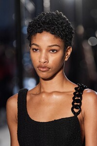 detail-defile-n21-automne-hiver-2020-2021-milan-detail-23.thumb.jpg.ab8e5526ff76b5257adca9d42c55ef8b.jpg