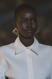 detail-defile-off-white-printemps-ete-2020-paris-detail-2.thumb.jpg.26dec8f0ab1655b8a862421ce7998a68.jpg