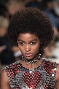 detail-defile-paco-rabanne-printemps-ete-2020-paris-detail-57.thumb.jpg.6001a81b5a6e61c167026856af1963ba.jpg