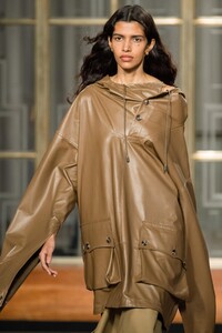 detail-defile-petar-petrov-automne-hiver-2020-2021-londres-detail-48.thumb.jpg.fd5e05a66e43cfd58ac31b3d47de840c.jpg