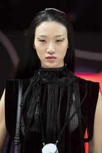 detail-defile-prada-automne-hiver-2020-2021-milan-detail-146.thumb.jpg.3bb6c47a6a6fa7a35987dc292e54bc66.jpg