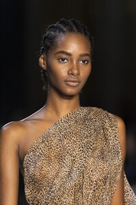 detail-defile-redemption-printemps-ete-2020-paris-detail-43.thumb.jpg.18c63de52f5d3ccf374bfa81057f74b9.jpg