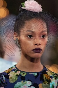 detail-defile-rodarte-automne-hiver-2020-2021-new-york-detail-162.thumb.jpg.4a906c6d0add408aa69722d45d406cff.jpg