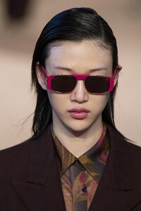 detail-defile-salvatore-ferragamo-automne-hiver-2020-2021-milan-detail-200.thumb.jpg.bc7bda547eccd2192d34df368fd039e9.jpg