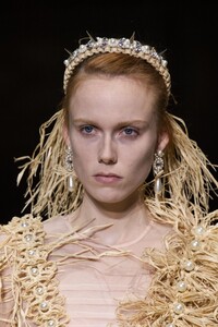 detail-defile-simone-rocha-printemps-ete-2020-londres-detail-78.thumb.jpg.37a07a17548d979de0bc651b1997a2ef.jpg