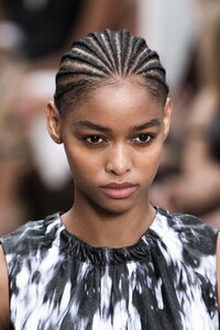 detail-defile-tod039s-printemps-ete-2020-milan-detail-33.thumb.jpg.9484b36818eefab0d428f6a6c3e81a38.jpg