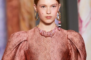detail-defile-ulla-johnson-automne-hiver-2020-2021-new-york-detail-126.thumb.jpg.ba772b19365dce5738e96fab38a0d30a.jpg