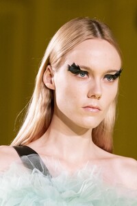 detail-defile-vera-wang-automne-hiver-2020-2021-new-york-detail-66.thumb.jpg.2da66ba3c9497cb768d6bfc0b2f11e73.jpg