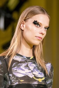 detail-defile-vera-wang-automne-hiver-2020-2021-new-york-detail-67.thumb.jpg.6423c08bd5ac806c84ee20836e6a45a4.jpg