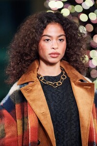 detail-defile-veronica-beard-automne-hiver-2020-2021-new-york-detail-13.thumb.jpg.631e7282cd47ebb15c372eae82b91c2e.jpg