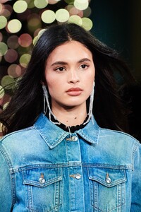 detail-defile-veronica-beard-automne-hiver-2020-2021-new-york-detail-71.thumb.jpg.feddb24663c7f8c0155cd93158433345.jpg