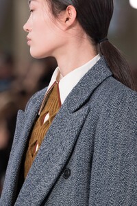 detail-defile-victoria-beckham-automne-hiver-2020-2021-londres-detail-33.thumb.jpg.3c2d7a9834e066ca233c3028ab64bdae.jpg