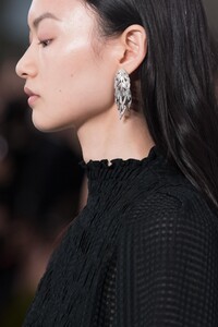 detail-defile-victoria-beckham-automne-hiver-2020-2021-londres-detail-88.thumb.jpg.b8a423423390c428e2be76a0450b3786.jpg