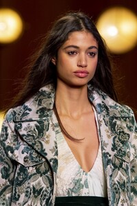 detail-defile-zimmermann-automne-hiver-2020-2021-new-york-detail-75.thumb.jpg.fbadb1e879bf92fc45a3ad52e6478800.jpg