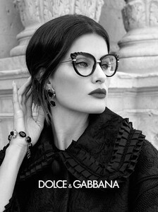 dolce-and-gabbana-summer-2020-woman-eyewear-advertising-campaign-38.jpg