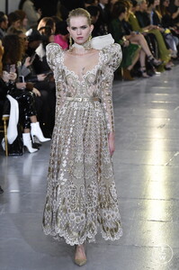 elie-saab-css20-0022-a419ed.thumb.jpg.50fef7e59cbec4b9f65d7f560e634a06.jpg