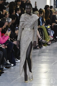 elie-saab-css20-0028-d55165.thumb.jpg.1ae897a0dbad495e118c17419876884d.jpg