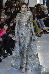 elie-saab-css20-0055-a38006.thumb.jpg.1506878dc6497008c112f00546013a57.jpg