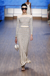 elisabetta-franchi-rtw-spring-2020-milan-mt-011.thumb.jpg.c89b26bcd312cbe2f5c8f796b7f51845.jpg