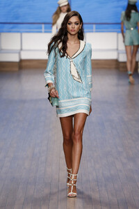 elisabetta-franchi-rtw-spring-2020-milan-mt-031.thumb.jpg.b3e1e3e91e23f944539390af3a7e920d.jpg