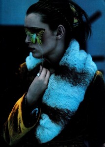 elle_us_aug_1997_27.thumb.jpg.30c3c8be712ed999d09f9c8d082c9630.jpg