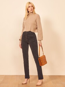 elsie-straight-leg-jean-mojave-5.thumb.jpg.7b5aab0a1da1bf1b2a331b3e7c7856ea.jpg