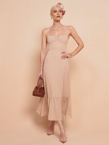 emersyn-dress-champagne-1.thumb.jpg.2fafab4a1bb7833861d010be7b5f26d0.jpg