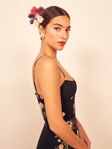 emersyn-dress-crystal-4.thumb.jpg.8ede209cc3c871d1c9b0de1bcbb1d9d1.jpg