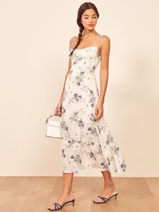emmie-dress-delilah-1.thumb.jpg.964dc334188f767281e54309af4d1f7a.jpg