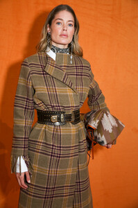 etro-bsb-rtw-fall-2020-da-017.thumb.jpg.5e1f389e2f5d4507df497ae04b4b7b09.jpg