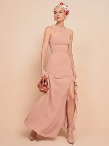 evelyn-dress-blush-4.thumb.jpg.4b31bdbefae9ada8a687c567e89fa163.jpg