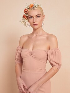 farrow-dress-blush-3.thumb.jpg.952f3485d923041b1f8901afa054ea23.jpg