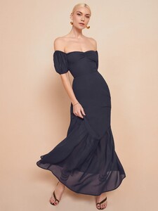 farrow-dress-navy-4.thumb.jpg.0082a8ec43c242dde7d7cbbe0b114df0.jpg