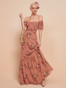 farrow-dress-queen-4.thumb.jpg.9f5b1fa471bd0767a3d44ed7c712ed58.jpg