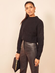 finn-sweater-black-1.thumb.jpg.d05fc99dfa3edfe7c00cc1d58151ea09.jpg