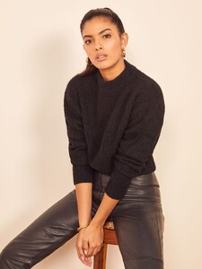 finn-sweater-black-3.thumb.jpg.43ec9f566b43d8ed29c4f4858c94c45c.jpg
