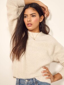 finn-sweater-ivory-1.thumb.jpg.dc7f0d220182c43dbf3b55370f8df413.jpg