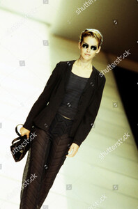 g-armani-1st-show-spring-summer-97-shutterstock-editorial-10432108ce.jpg