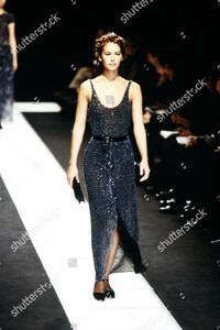 g-armani-fall-winter-97-98-milan-shutterstock-editorial-10432109dl.jpg