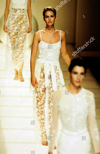 g-armani-spring-summer-97-shutterstock-editorial-10432110it.jpg