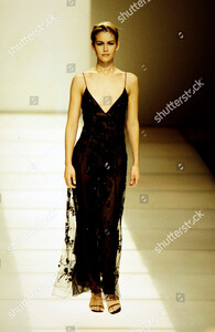 g-armani-spring-summer-97-shutterstock-editorial-10432110kk.jpg