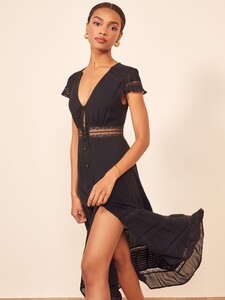 garland-dress-black-1.thumb.jpg.3a251202f779f9ca90b8873cacf26e06.jpg