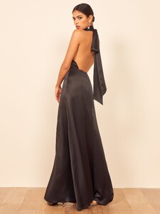 gauche-dress-black-2.thumb.jpg.410f0682471c241034e52be5894ae98c.jpg