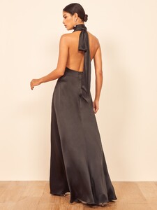 gauche-dress-black-5.thumb.jpg.faf5f1e1f10491d6710e59c92e026faa.jpg