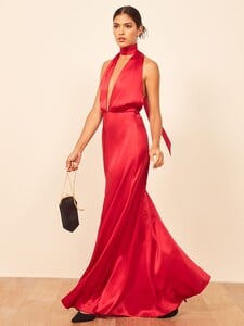 gauche-dress-cherry-3.thumb.jpg.d21c3eb14464de8591d84754a2610533.jpg