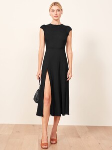 gavin-dress-black-1.thumb.jpg.13f4f27513fc0ba4aaaee033b00c46c6.jpg