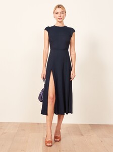 gavin-dress-navy-1.thumb.jpg.f93290bca79a37ace5f3ebbaba1d93f8.jpg