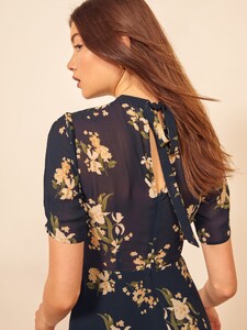 gio-dress-yolanda-2.thumb.jpg.9c4ed01894720a4e49fcefe2e96cf9ab.jpg