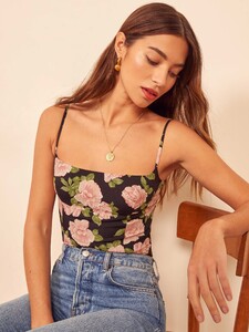 grace-top-rosalia-3.thumb.jpg.48e007160b25947032f1a8b0c84514bb.jpg